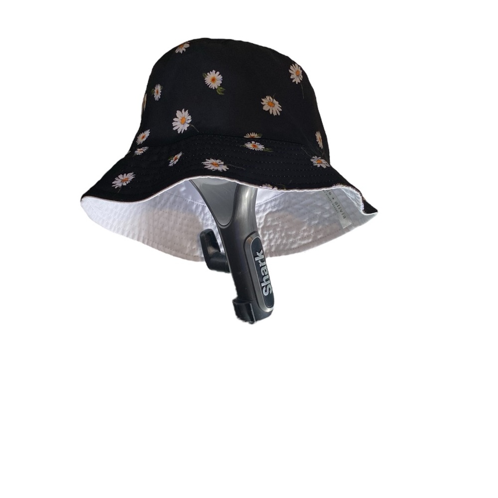Alice + Olivia Black and White Hat Accessories